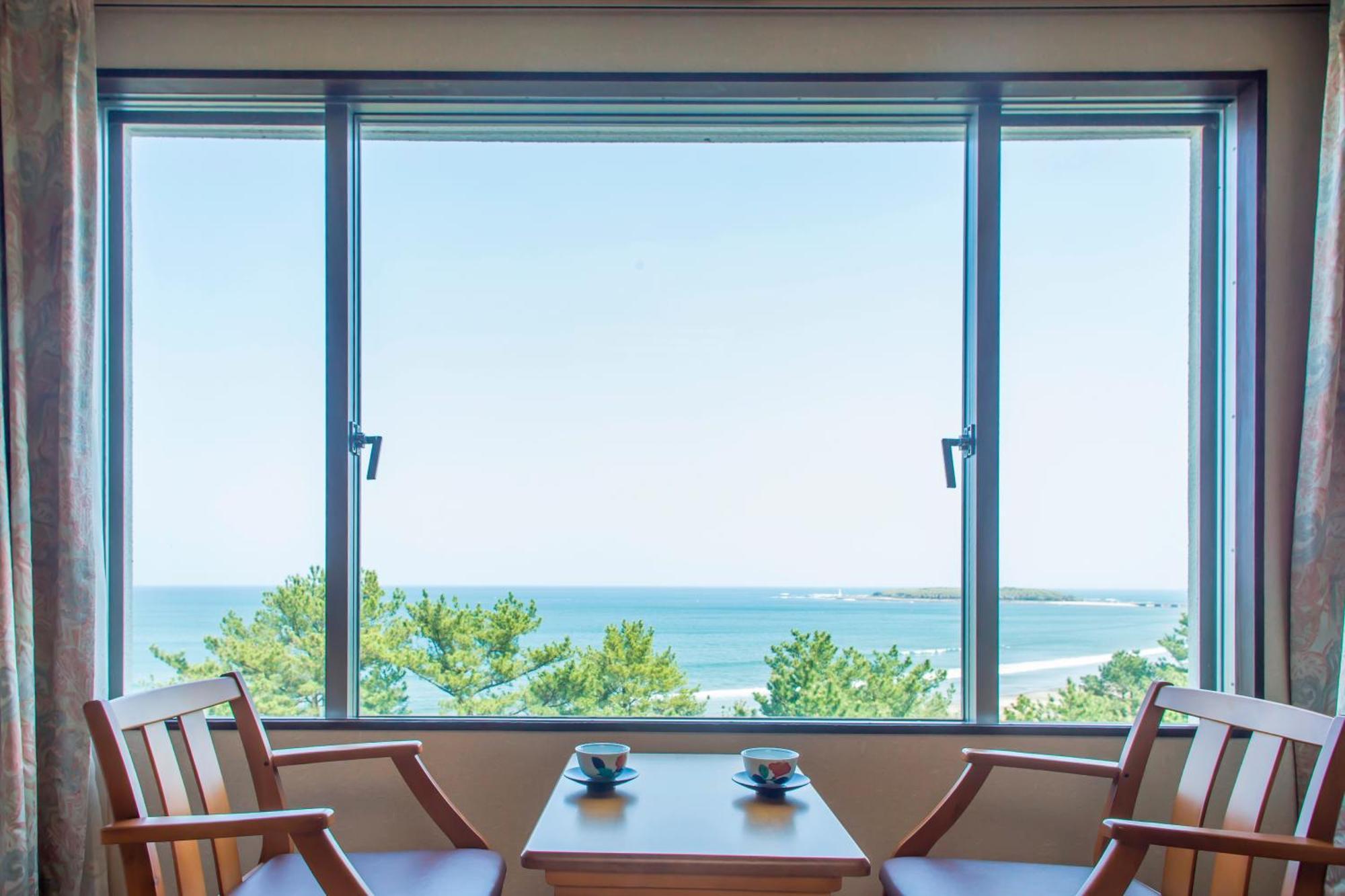 Ana Holiday Inn Resort Miyazaki By Ihg Exterior foto